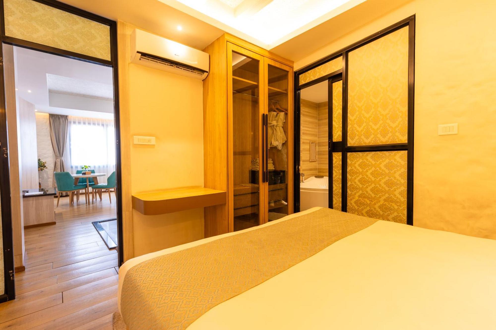 Arushi Boutique Hotel Kathmandu Exteriör bild